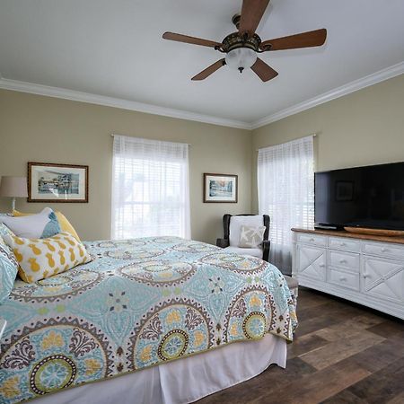 Hibiscus Hideaway Condo Walk To Historic Bridge St برادنتون بيتش المظهر الخارجي الصورة