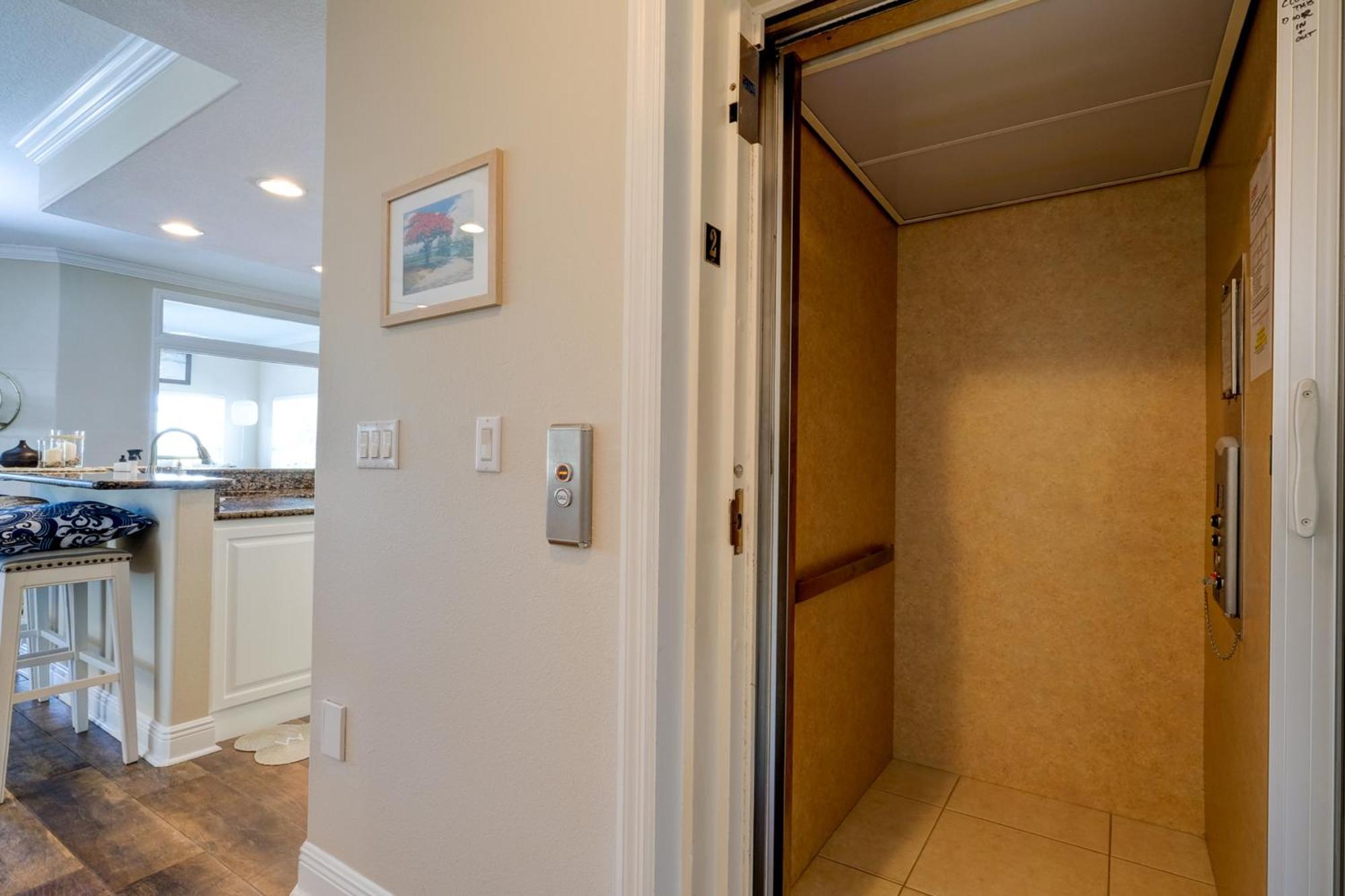 Hibiscus Hideaway Condo Walk To Historic Bridge St برادنتون بيتش المظهر الخارجي الصورة